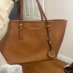 Micheal Kors Purse